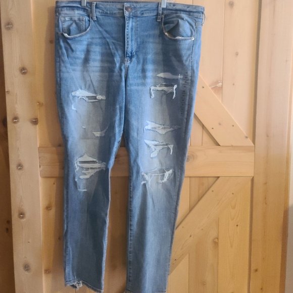 American Eagle Outfitters Denim - American Eagle Hi-Rise Skinny Distressed Jeans-NWT
